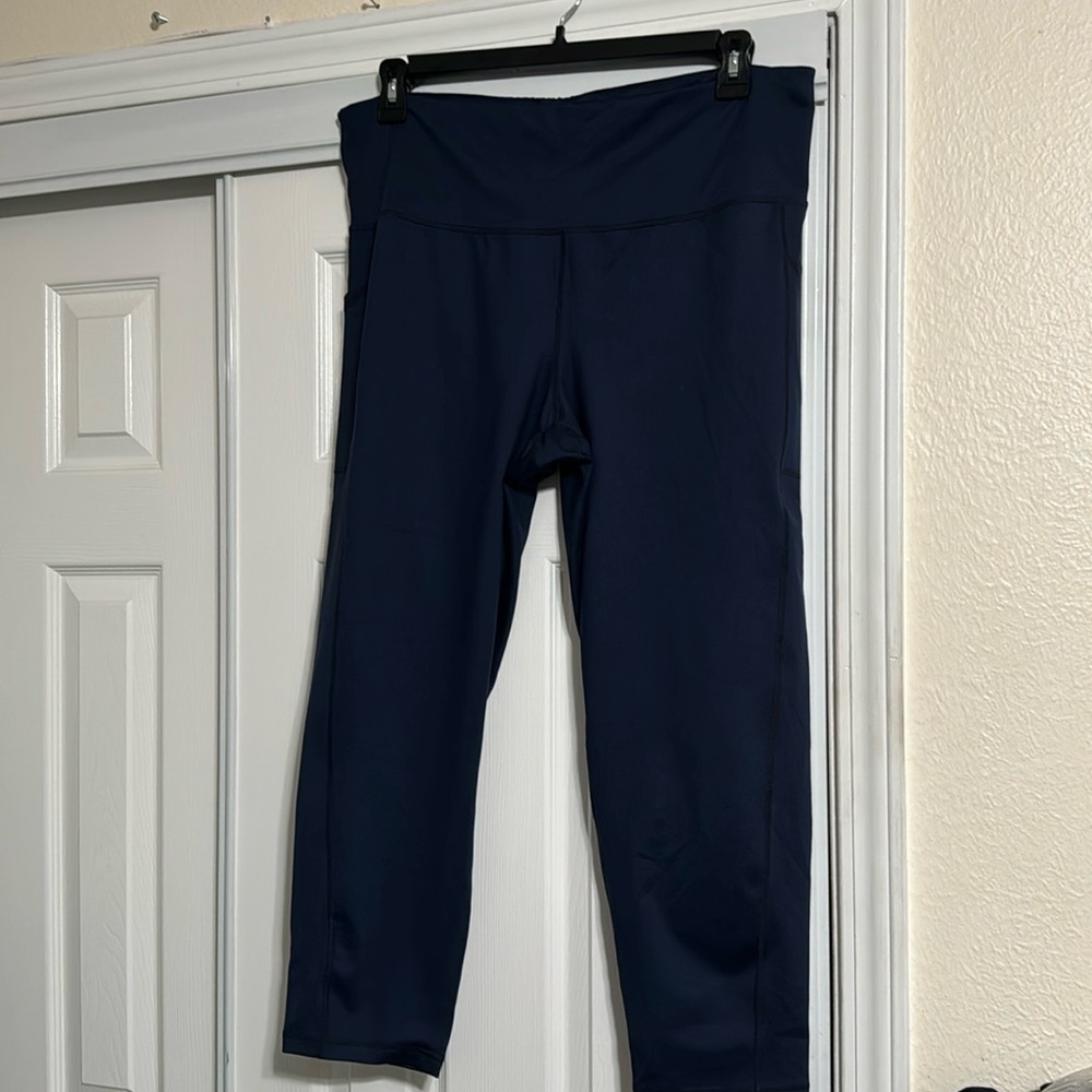Navy blue capris, 7/8 length with side pockets